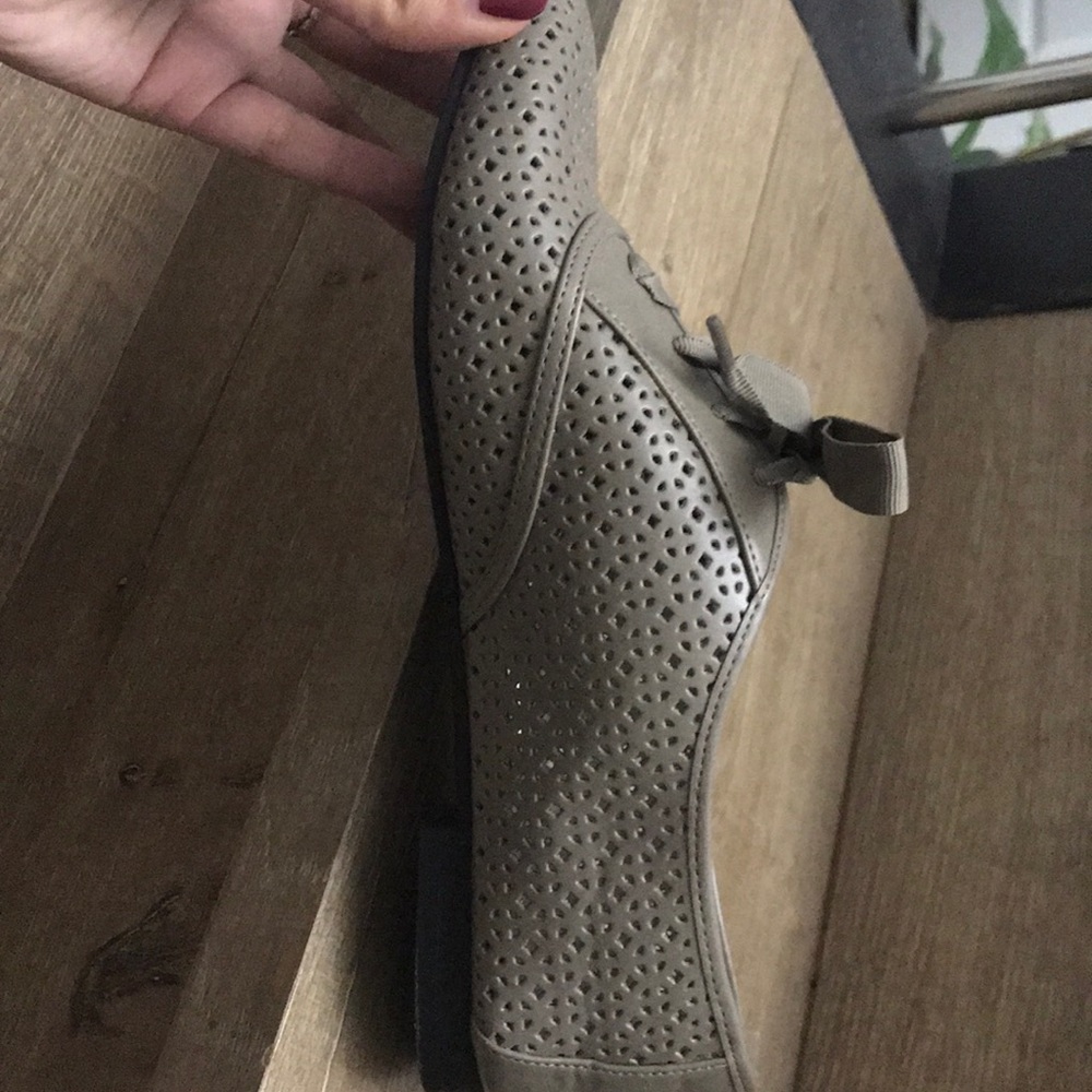 Shoes - Picture 2 of 4